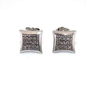 10K White Gold Natural Diamond Stud Earrings